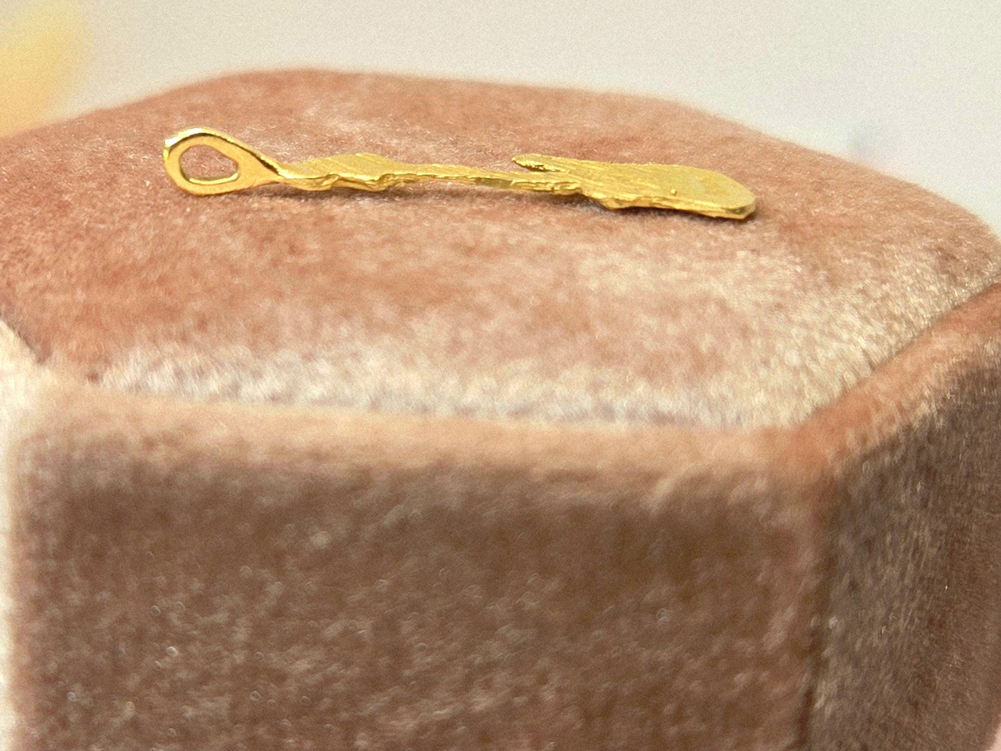 Vintage 10k Gold Electric Guitar Pendant Charm