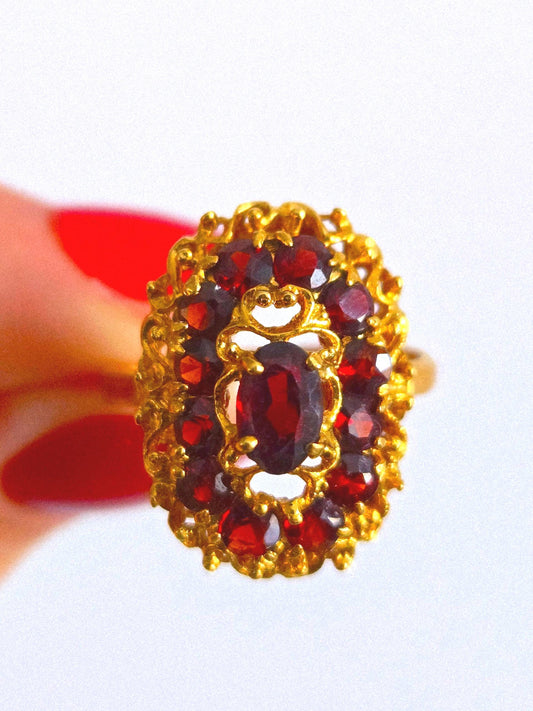 Vintage 18k 750 Gold Garnet Filigree Ring - Size 7.5, Italian Hallmarks
