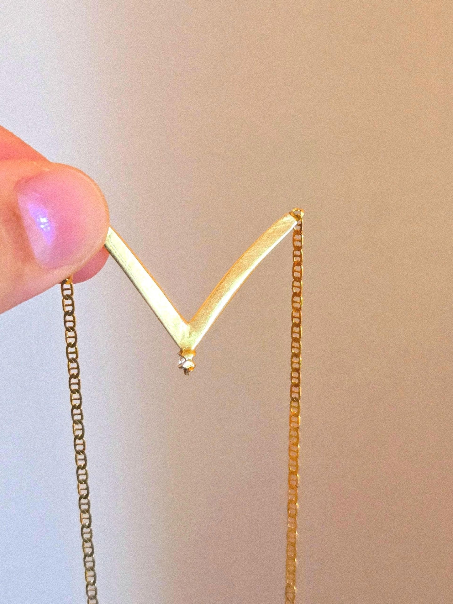 14k Gold Mariner Necklace V Shaped & Diamond Accent - 17.25” Chain