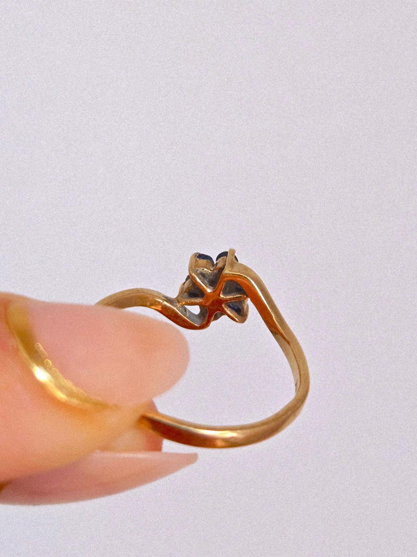 Vintage 10k Gold Sapphire & Diamond Flower Ring - Size 6.75