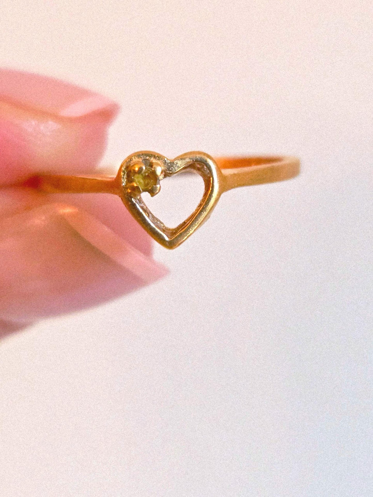 Vintage 10k Gold Open Heart Ring with Yellow Stone Accent - Size 6.75