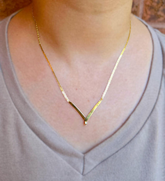 14k Gold Mariner Necklace V Shaped & Diamond Accent - 17.25” Chain