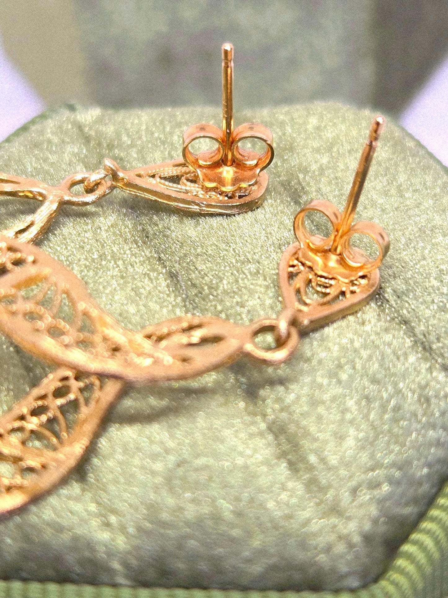 Vintage 14k Gold Filigree Dangle Earrings