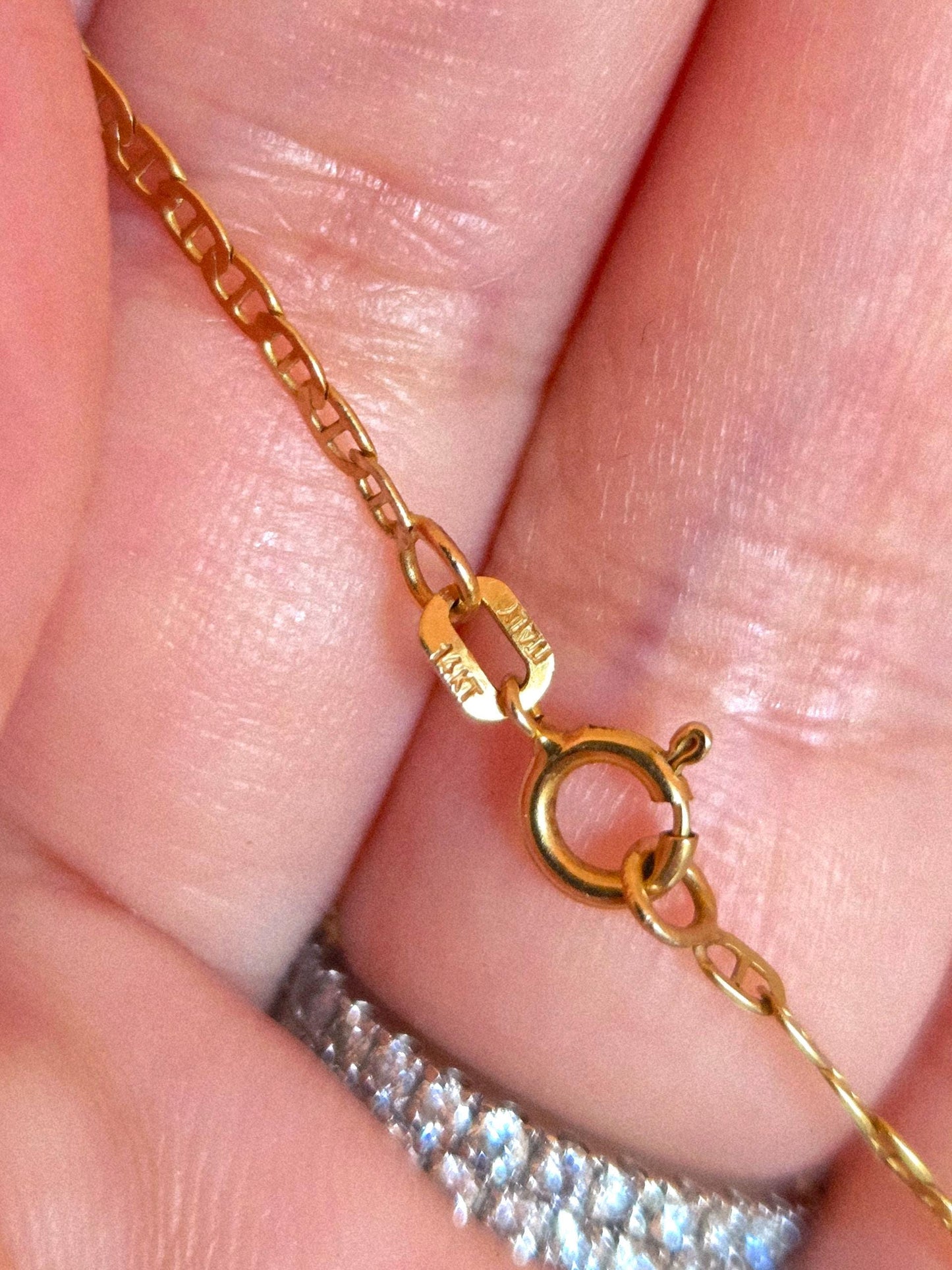 14k Gold Mariner Necklace V Shaped & Diamond Accent - 17.25” Chain
