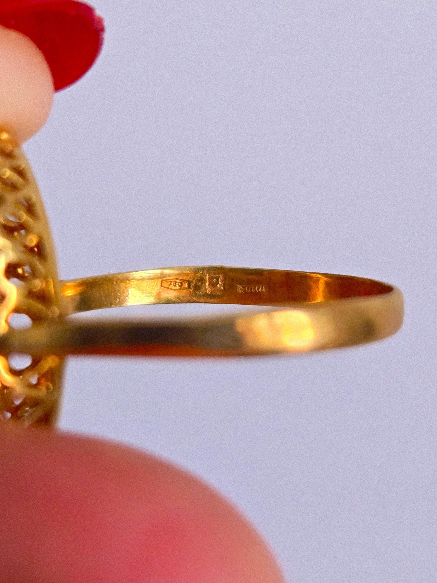 Vintage 18k 750 Gold Garnet Filigree Ring - Size 7.5, Italian Hallmarks
