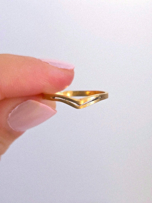 Vintage 10k Gold Curved V Chevron Ring - Size 6
