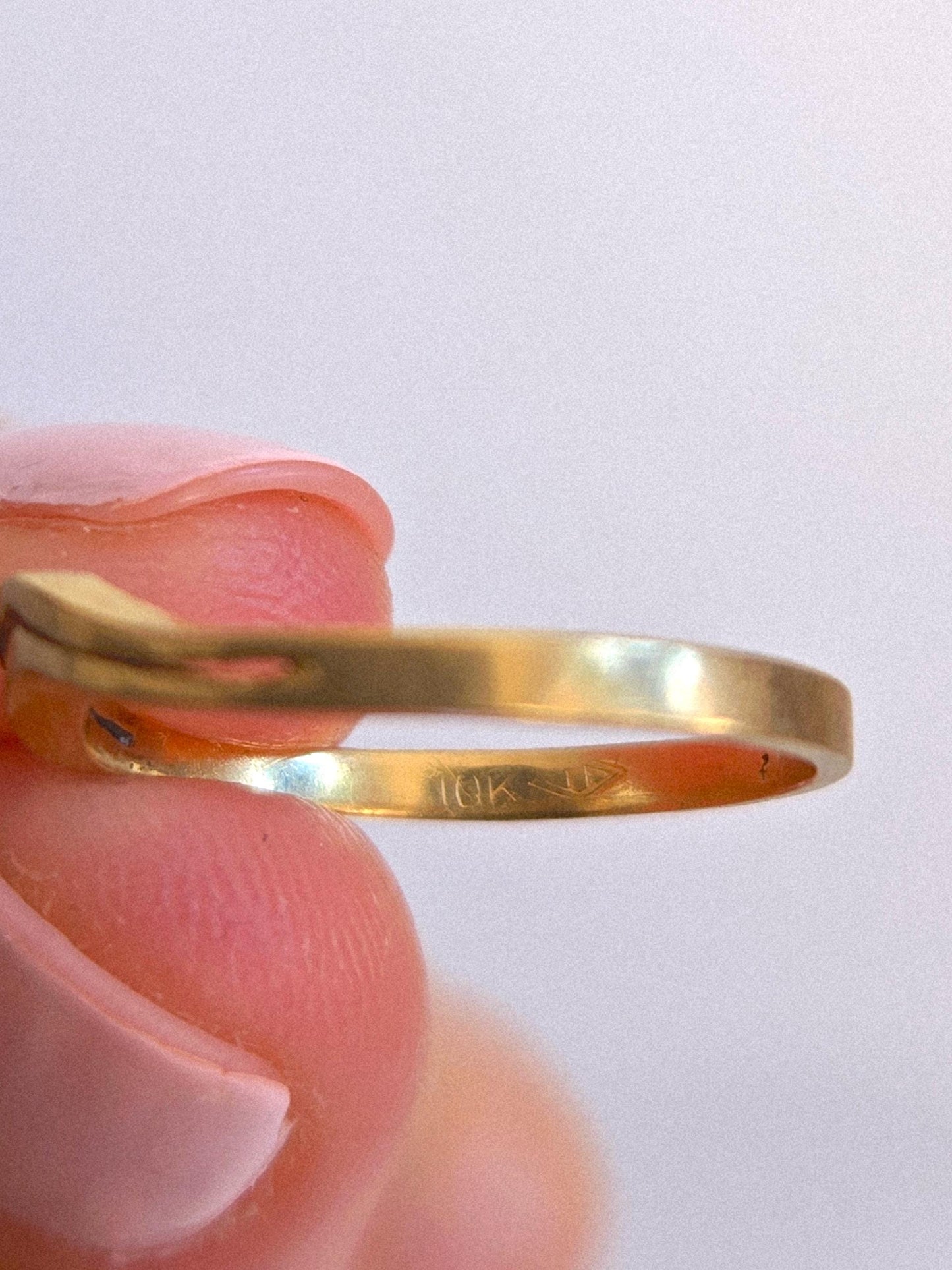 Vintage 10k Gold Curved V Chevron Ring - Size 6