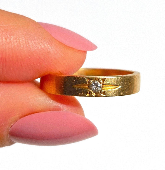Vintage 14k Gold Band, Single Natural Diamond Ring- Size 6.25  Celestial Starburst