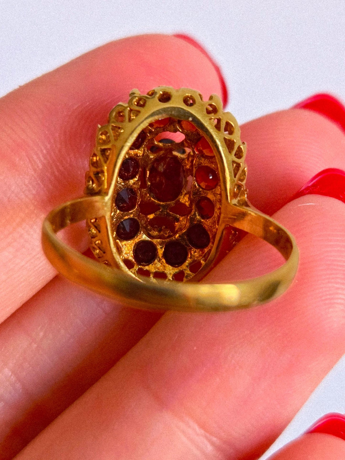 Vintage 18k 750 Gold Garnet Filigree Ring - Size 7.5, Italian Hallmarks