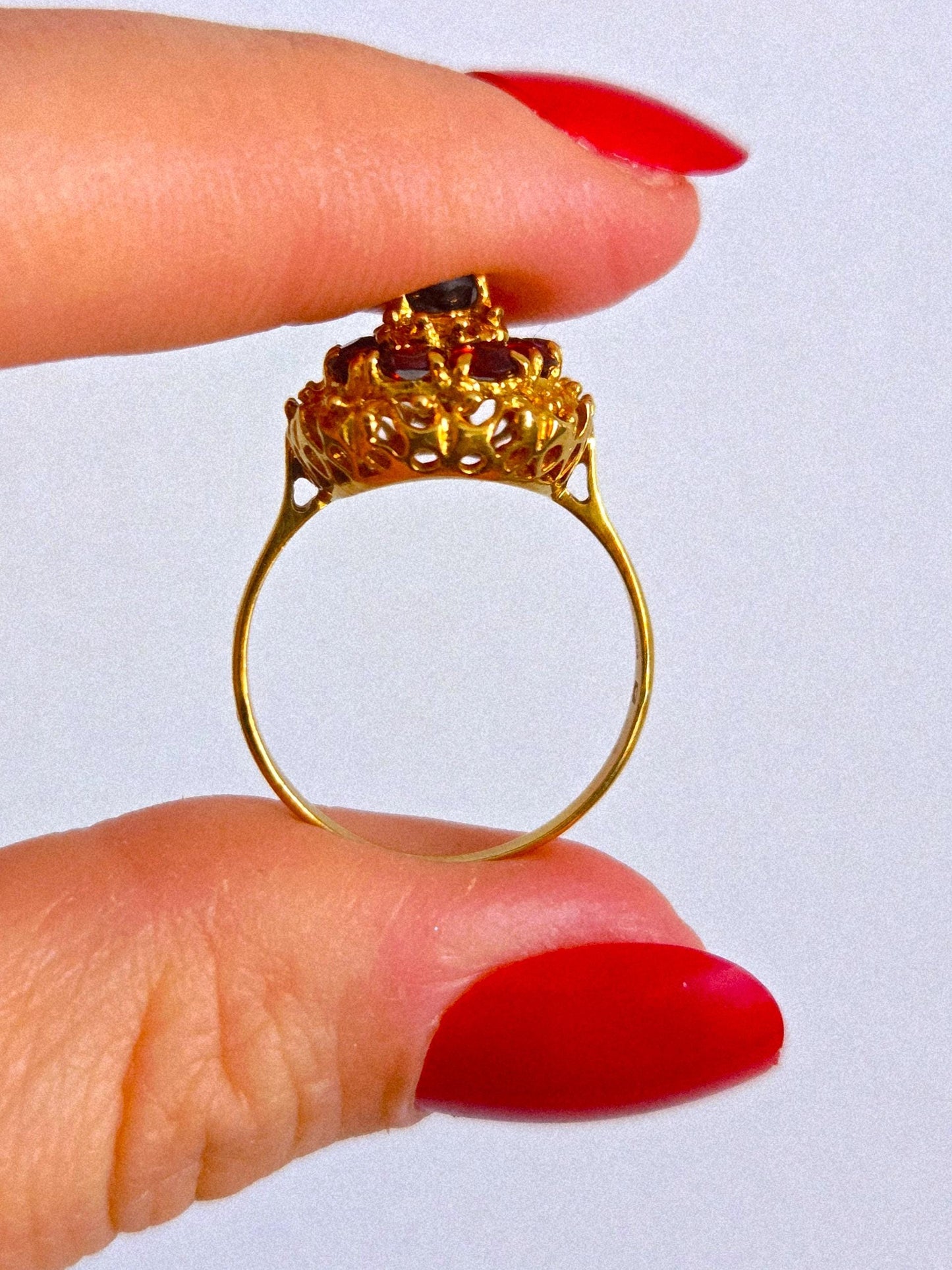 Vintage 18k 750 Gold Garnet Filigree Ring - Size 7.5, Italian Hallmarks