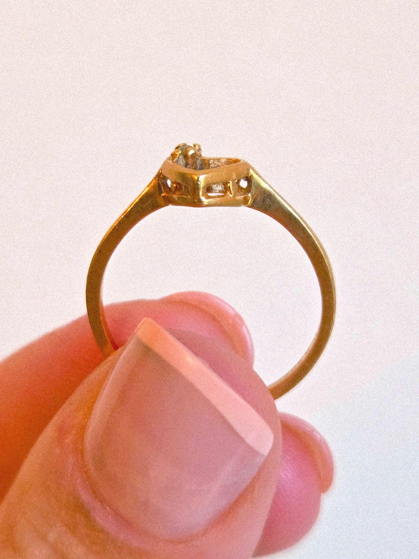 Vintage 10k Gold Open Heart Ring with Yellow Stone Accent - Size 6.75