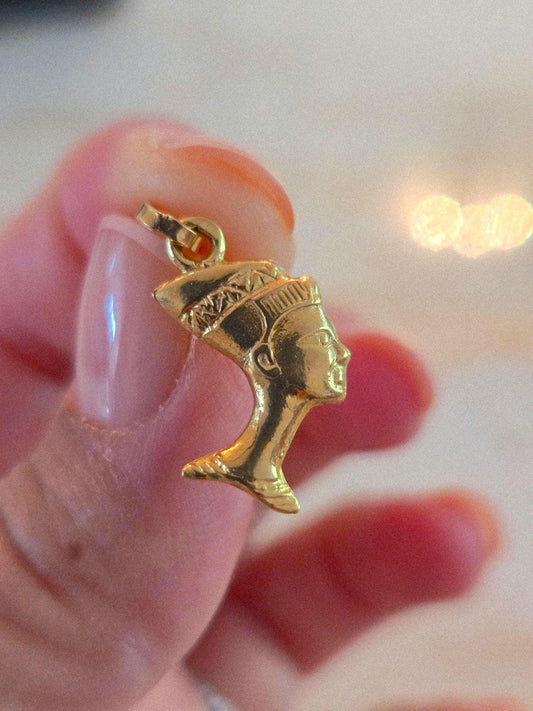 Vintage 18k 750 Gold Queen Nefertiti Pendant - Italian Hallmarks, Egyptian Pharaoh