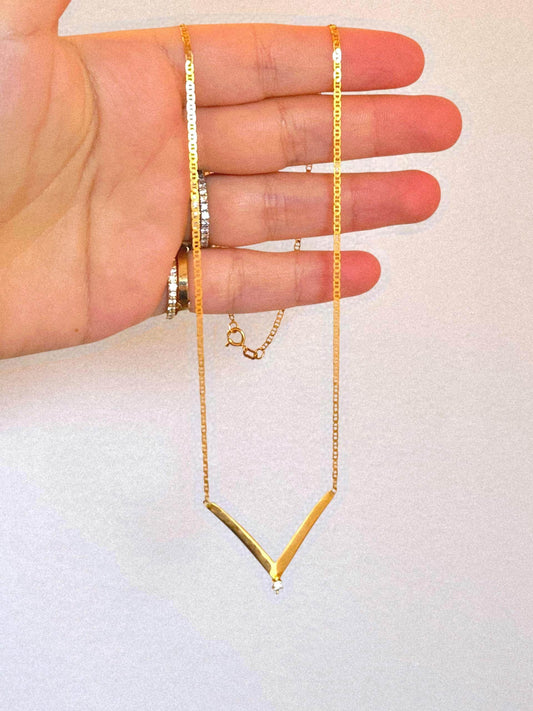 14k Gold Mariner Necklace V Shaped & Diamond Accent - 17.25” Chain