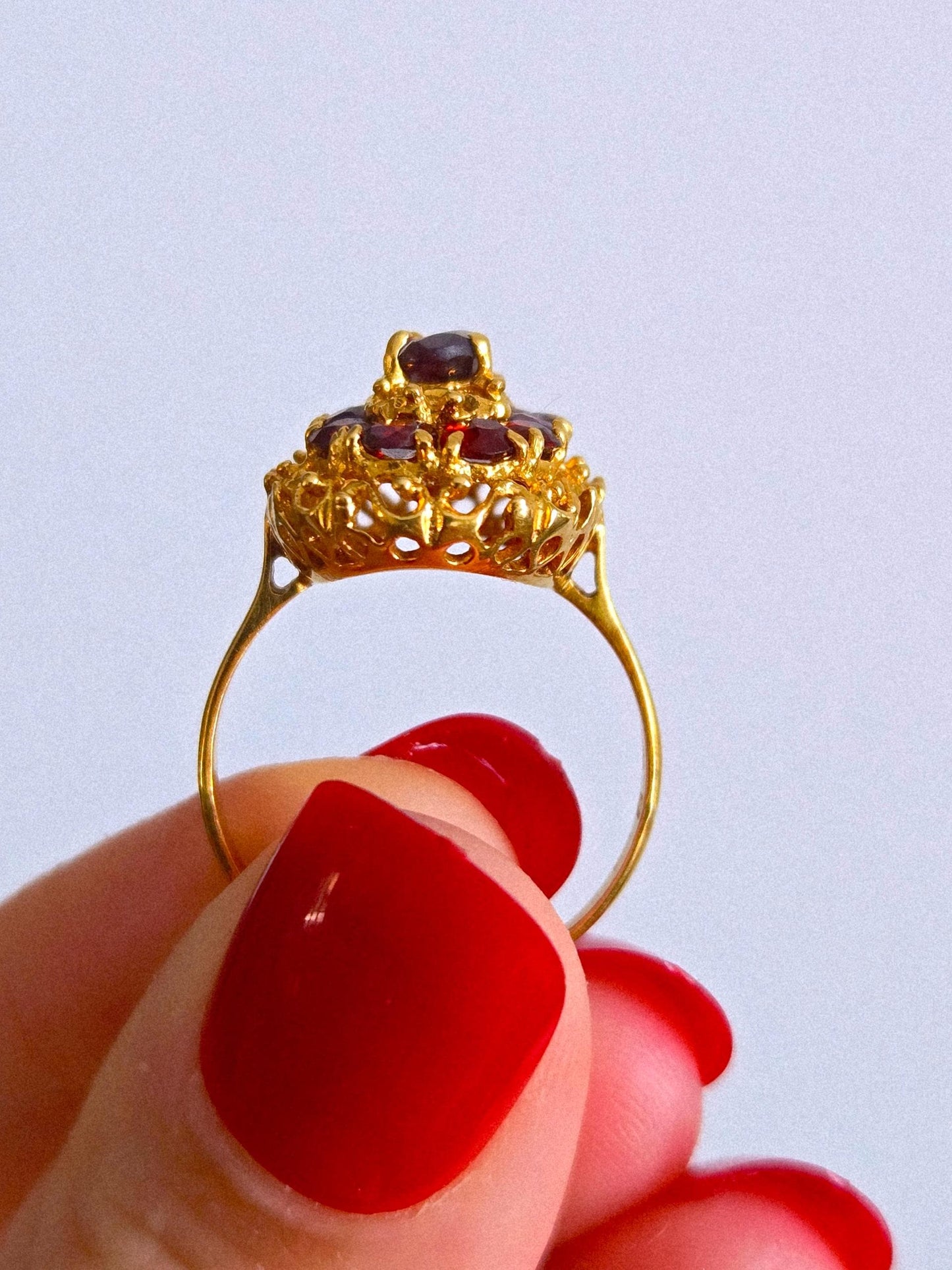 Vintage 18k 750 Gold Garnet Filigree Ring - Size 7.5, Italian Hallmarks