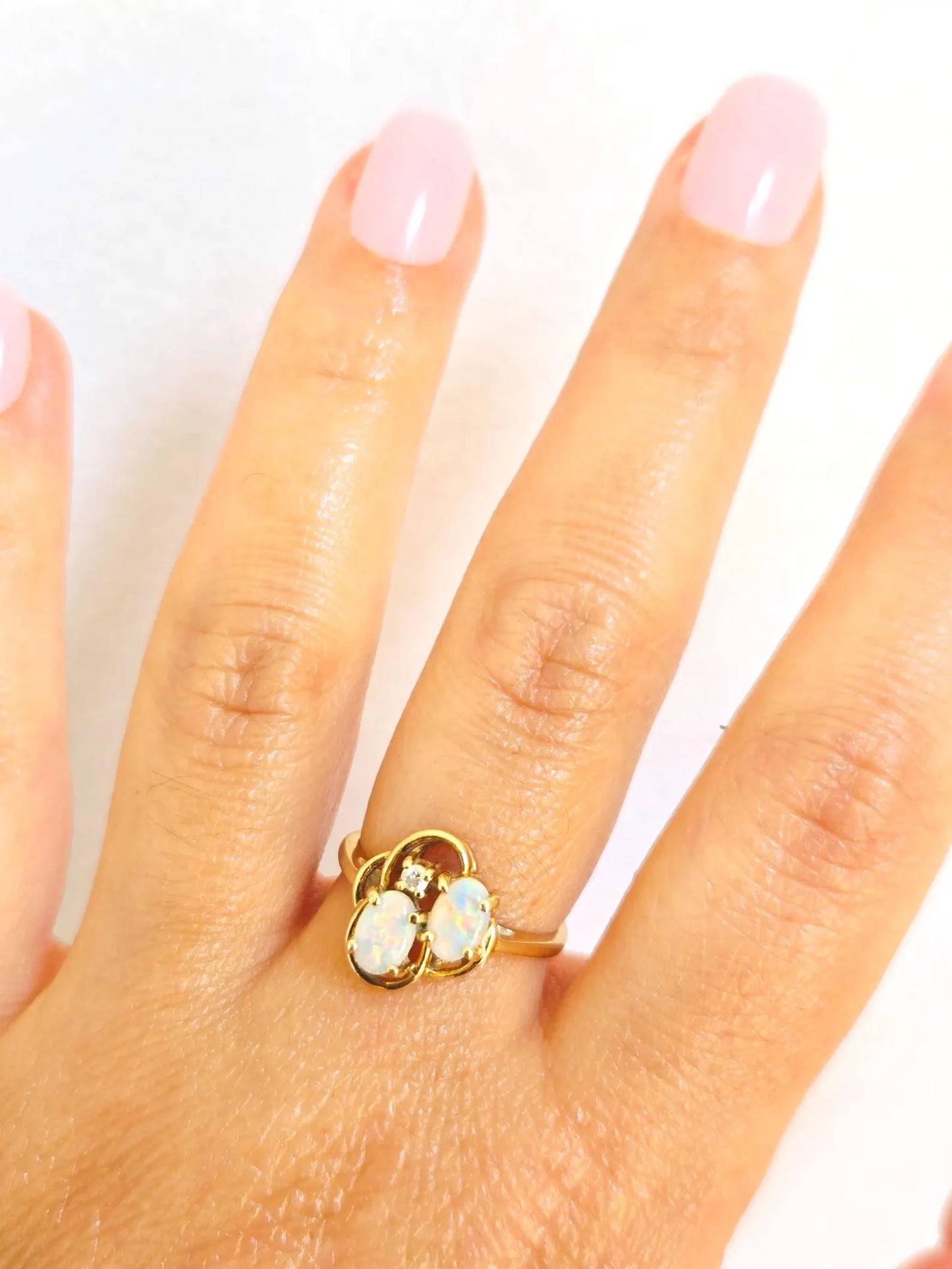 Vintage 14k Gold Opal & Diamond Ring - Size 5.25