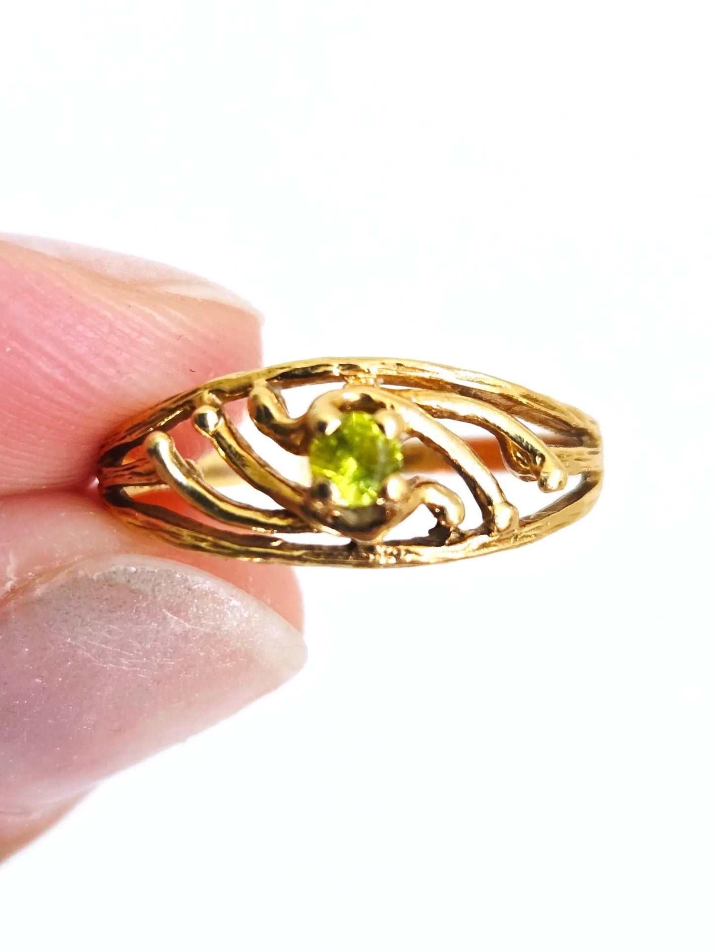 Vintage 10K Gold Peridot Ring - Size 6, August Birthstone