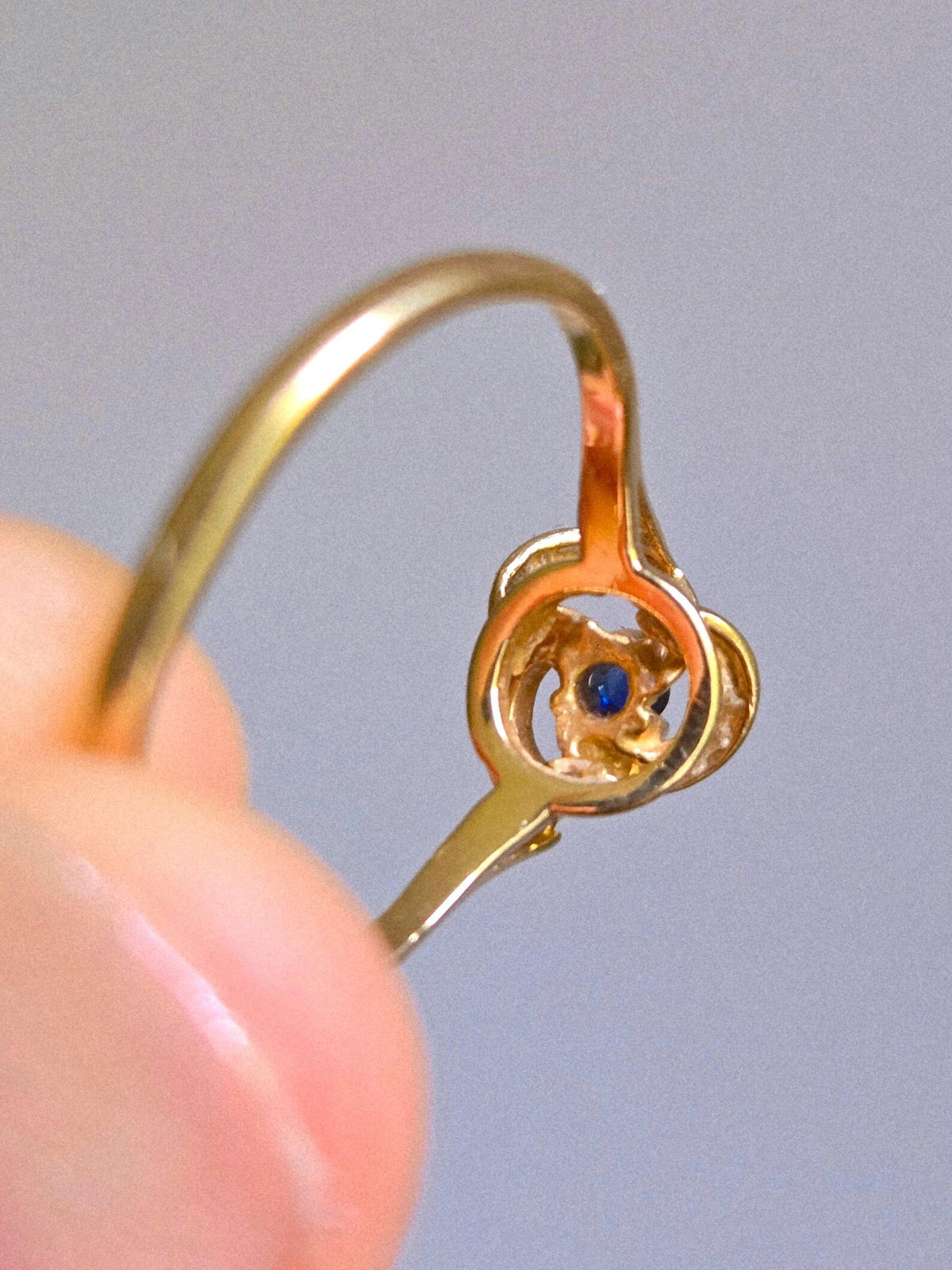 Vintage 10K Gold Blue Sapphire Swirl Ring
