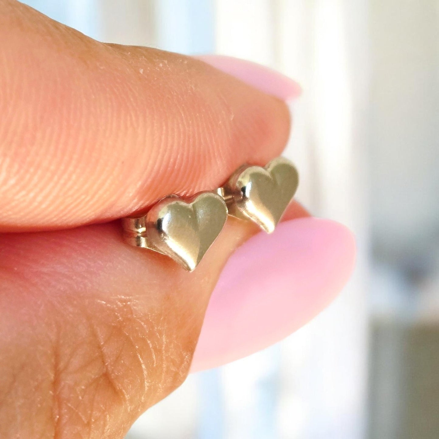 14k White Gold Heart Stud Earrings
