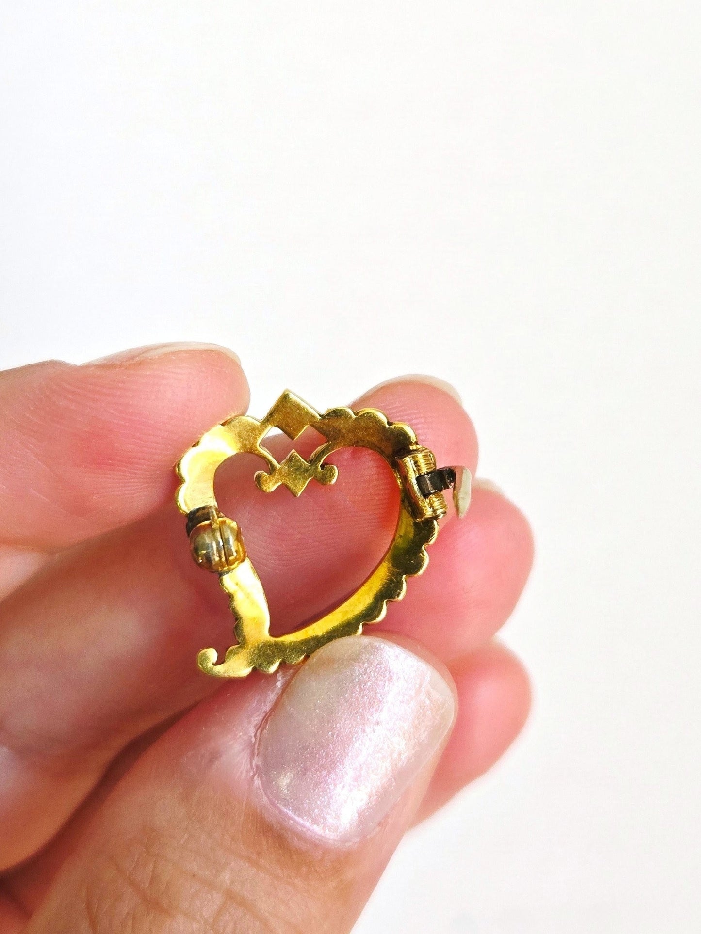 Antique 15ct Gold British Victorian Era Heart Brooch Turquoise Cabachon Seed Pearl Pin