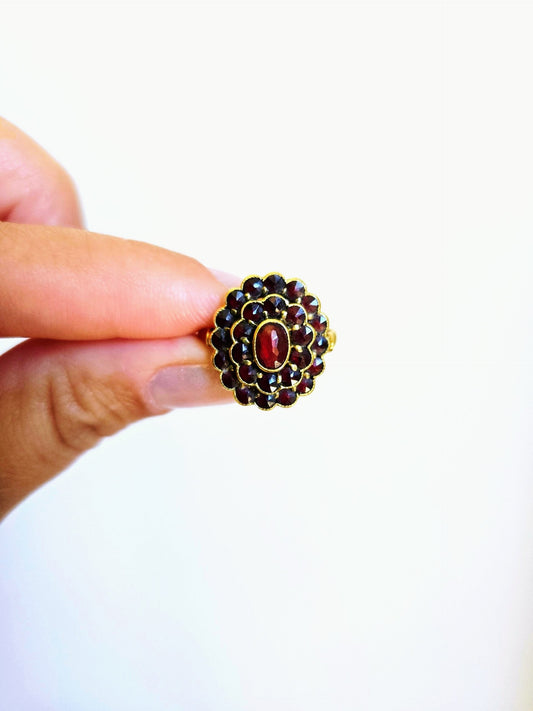 Antique 14K Gold 1920s Art Deco En Tremblant Garnet Ring