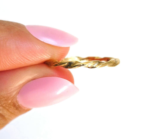 Vintage 10K Gold Twisted Rope Band Ring - Stackable Dainty Ring, Size 7